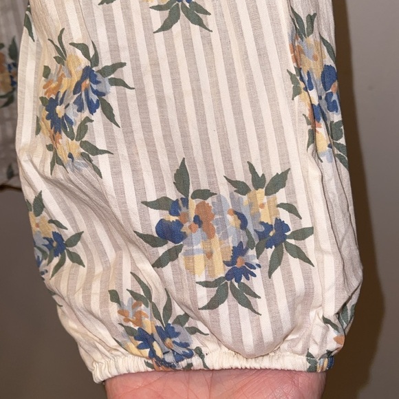 🌹NWT:CHAPS FLORAL BLOUSE - Picture 5 of 10